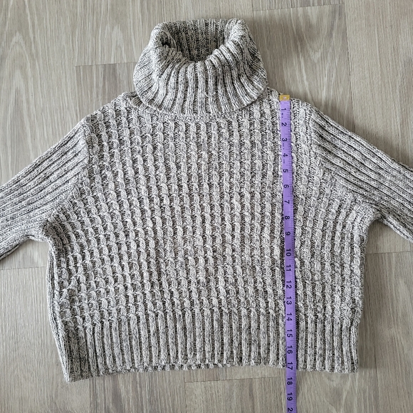 Kismet Textured Gray Turtleneck Sweater Fall Minimalist Fashion - Picture 3 of 6